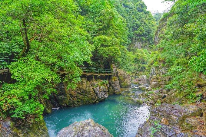 第14号台风“南玛都”继续靠近日本，为何秋台风这么猛？游戏画面